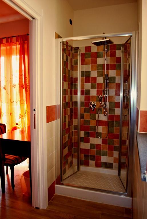 Lovelucca Room photo